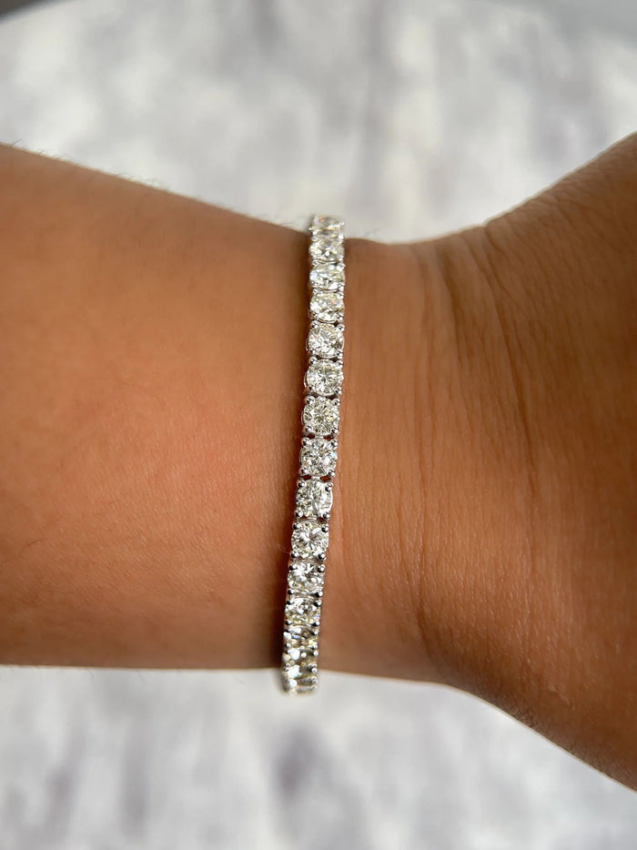 Radiant Round Cut Diamond Tennis Bracelet in 14K Gold