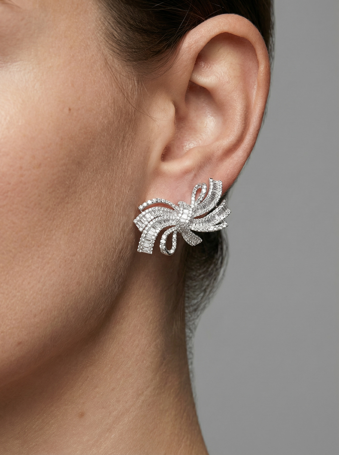Twisted 218 Round Diamonds Earrings in 18K White Gold