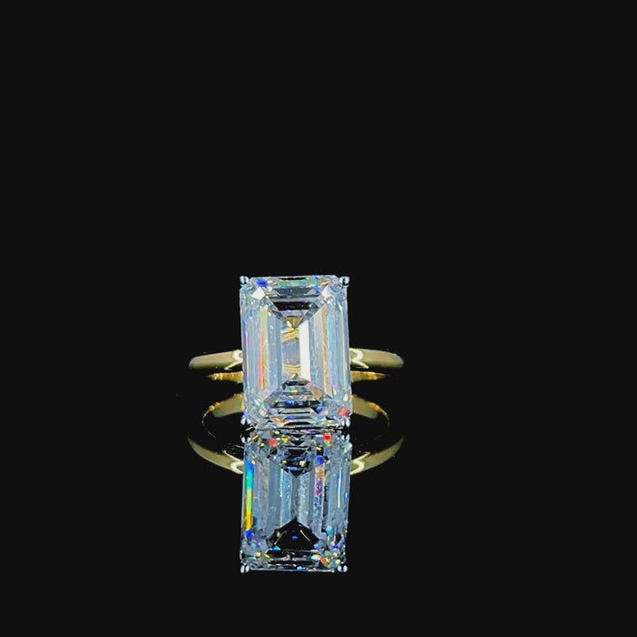 Emerald Cut Solitaire Diamond Ring in 18K Yellow Gold