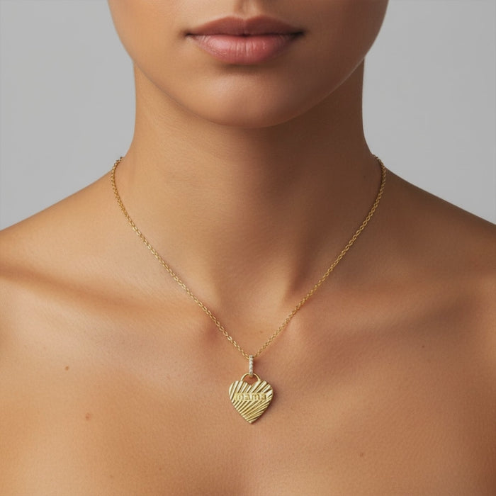 Dazzling Heart Shape Mama Necklace in 14K Gold