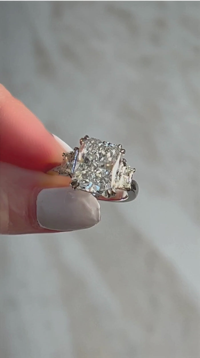 Platinum Diamond Radiant Ring in 18K White Gold
