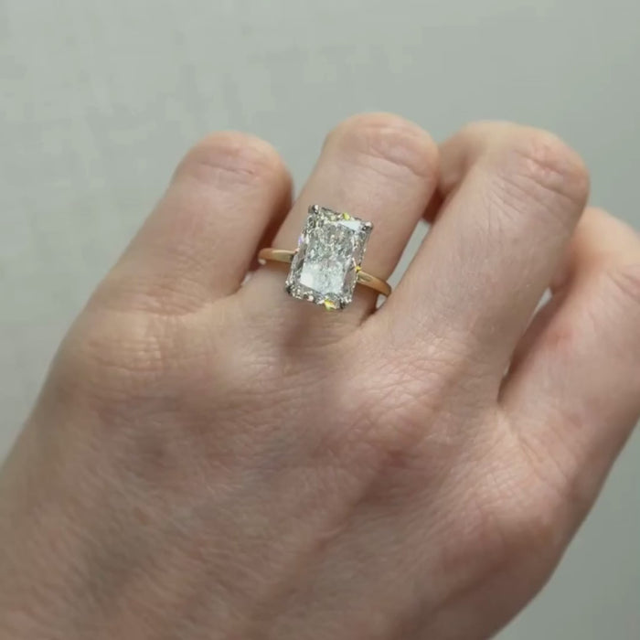 Radiant Cut Diamond Solitaire Ring in 18K Yellow Gold