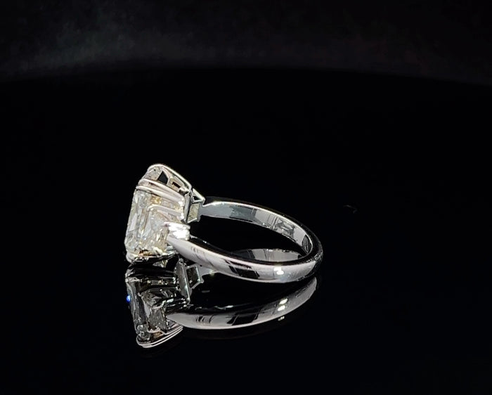 Platinum Diamond Radiant Ring in 18K White Gold