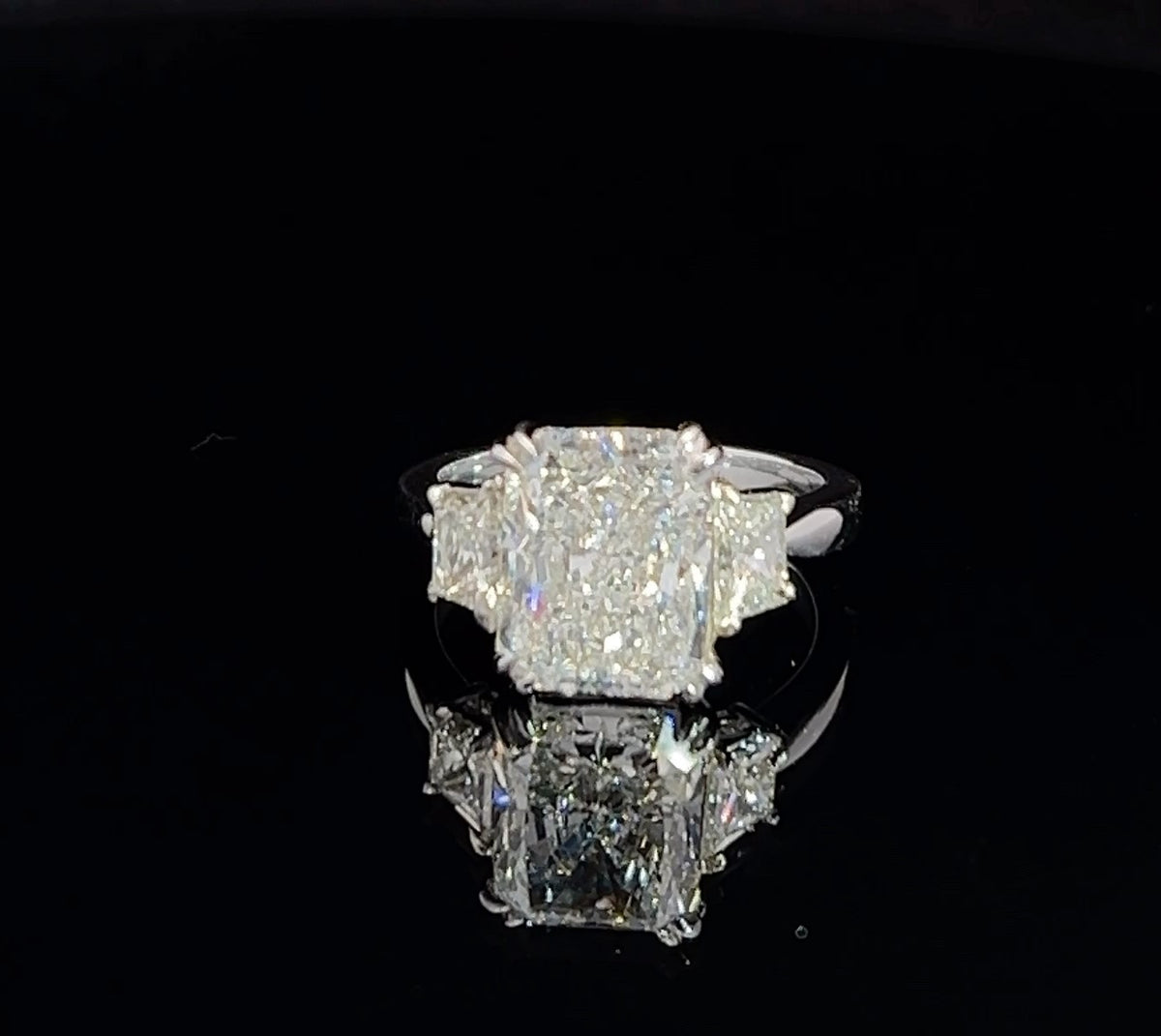 Platinum Diamond Radiant Ring in 18K White Gold
