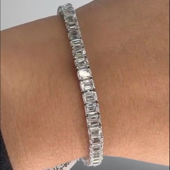 Emerald Platinum Diamond Bracelet in 18K White Gold